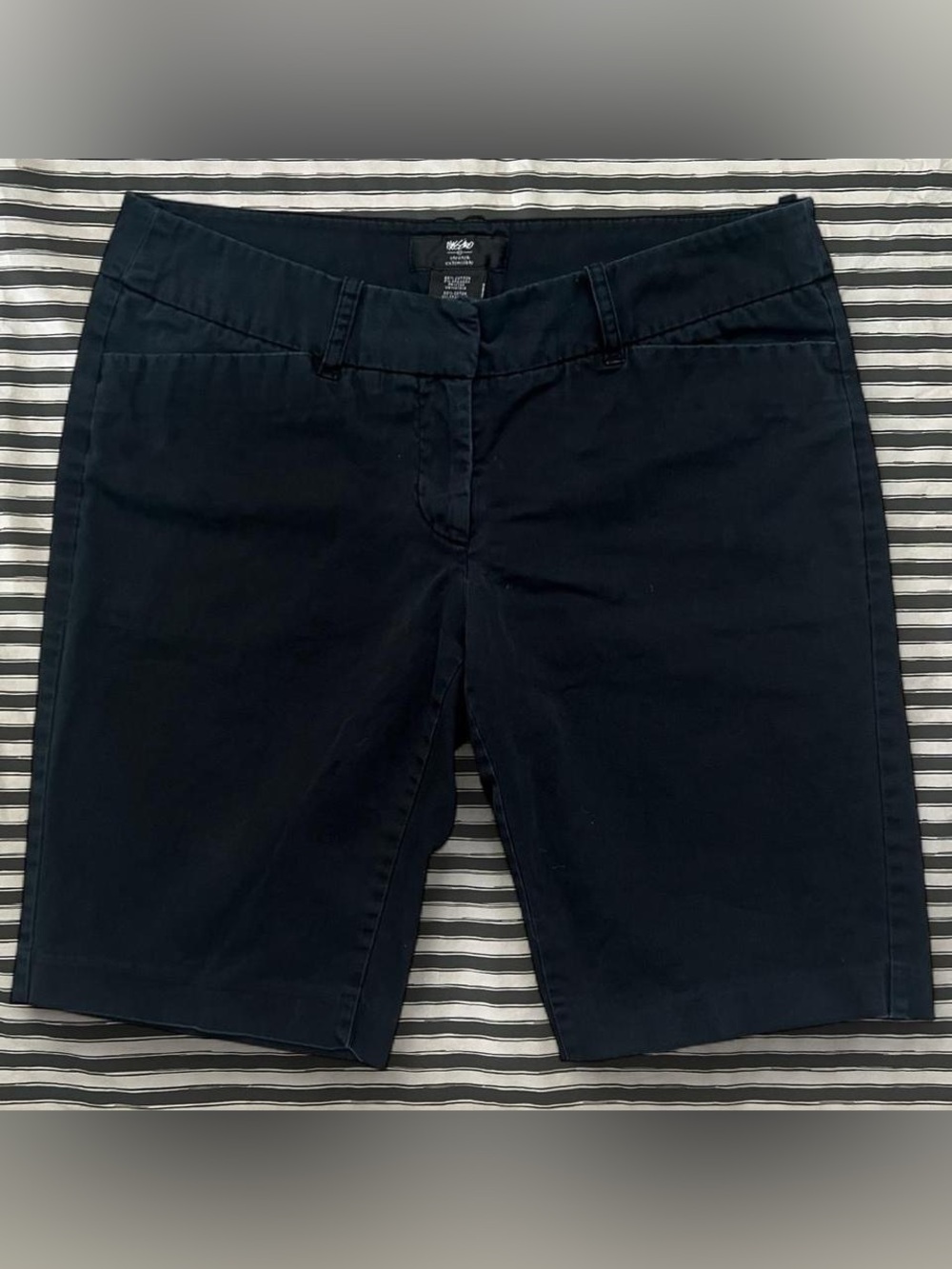 Women’s Black Stretch Bermuda Shorts - Classic Fit